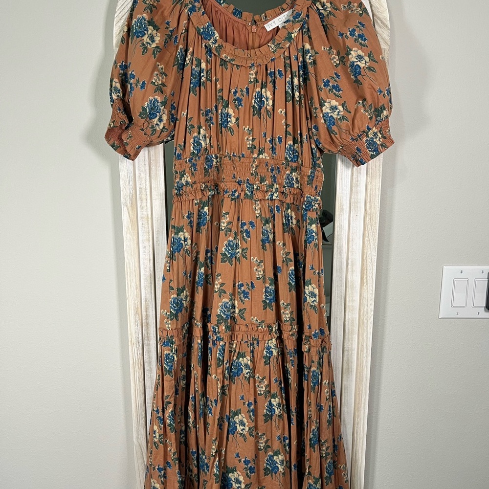 Ivy City Co Floral Midi Dress in Tan and Blue